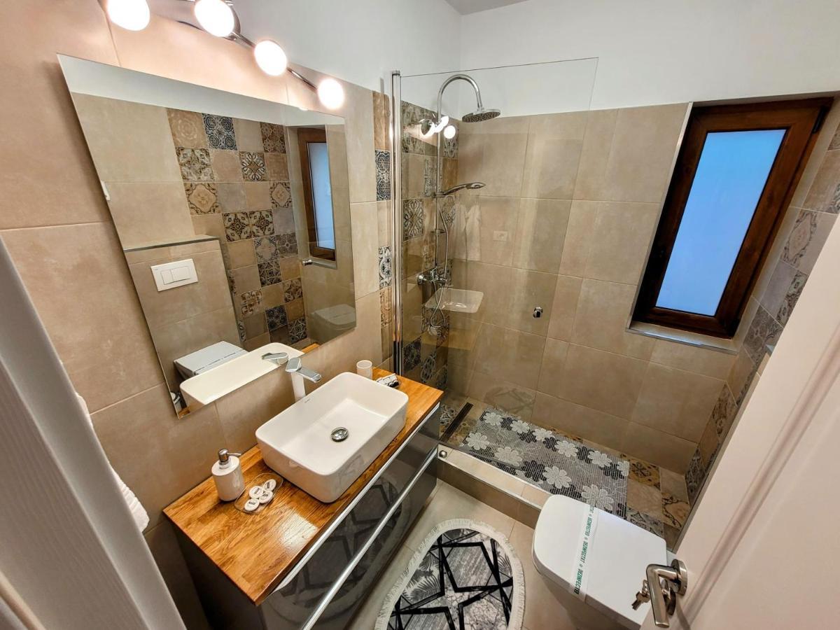 Appartamento Casa Feli Braşov Esterno foto